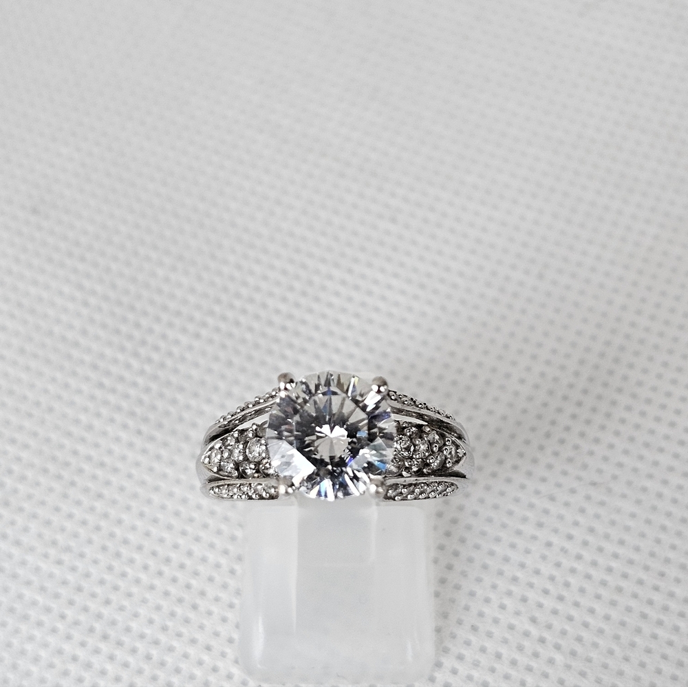 Victoria Wieck Diamond Simulant Sterling Silver Size 7.5! - Picture 5 of 6